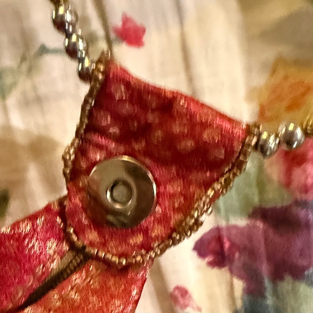 NWOT Elegant Red Embellished Women's Bag - Picture 5 of 10